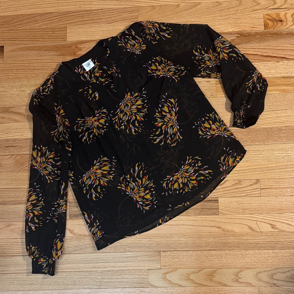 CAbi Fiesta blouse size medium